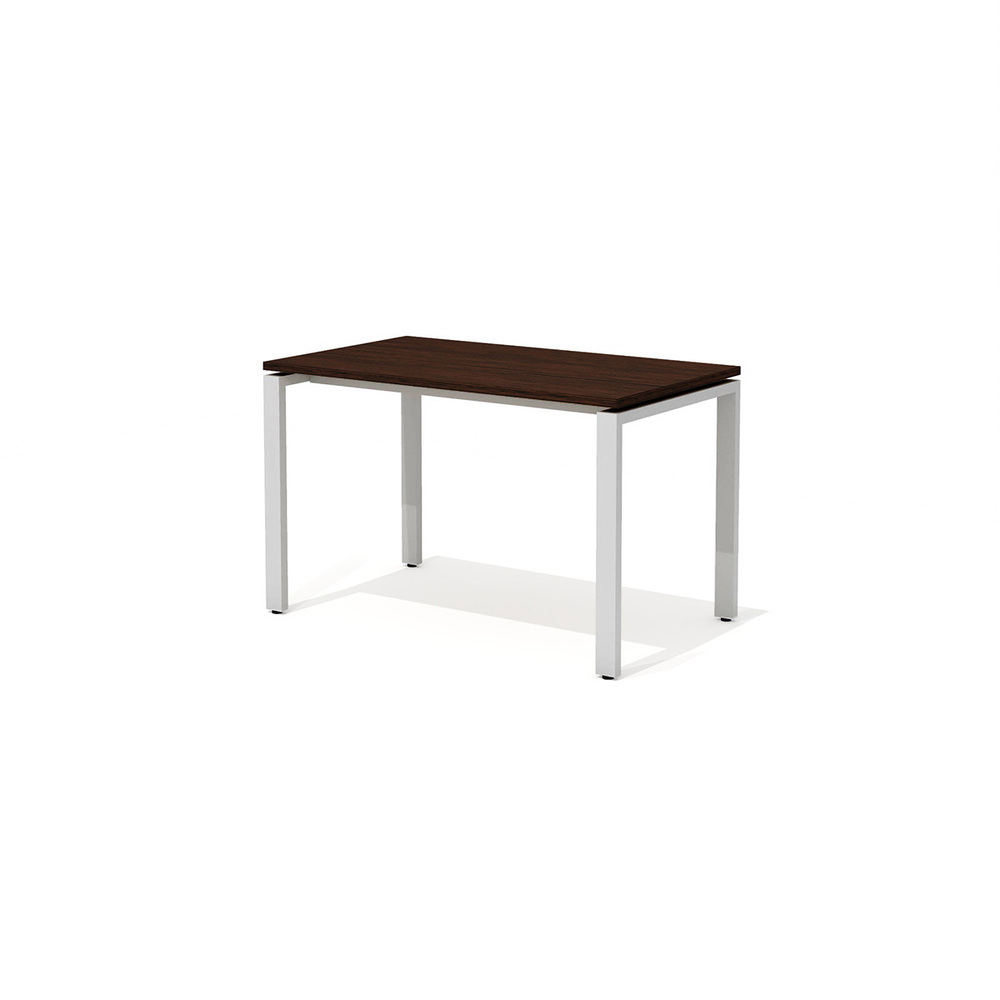 Стол прямой на металлокаркасе