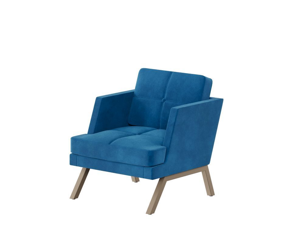 Кресло с декором из пуговиц