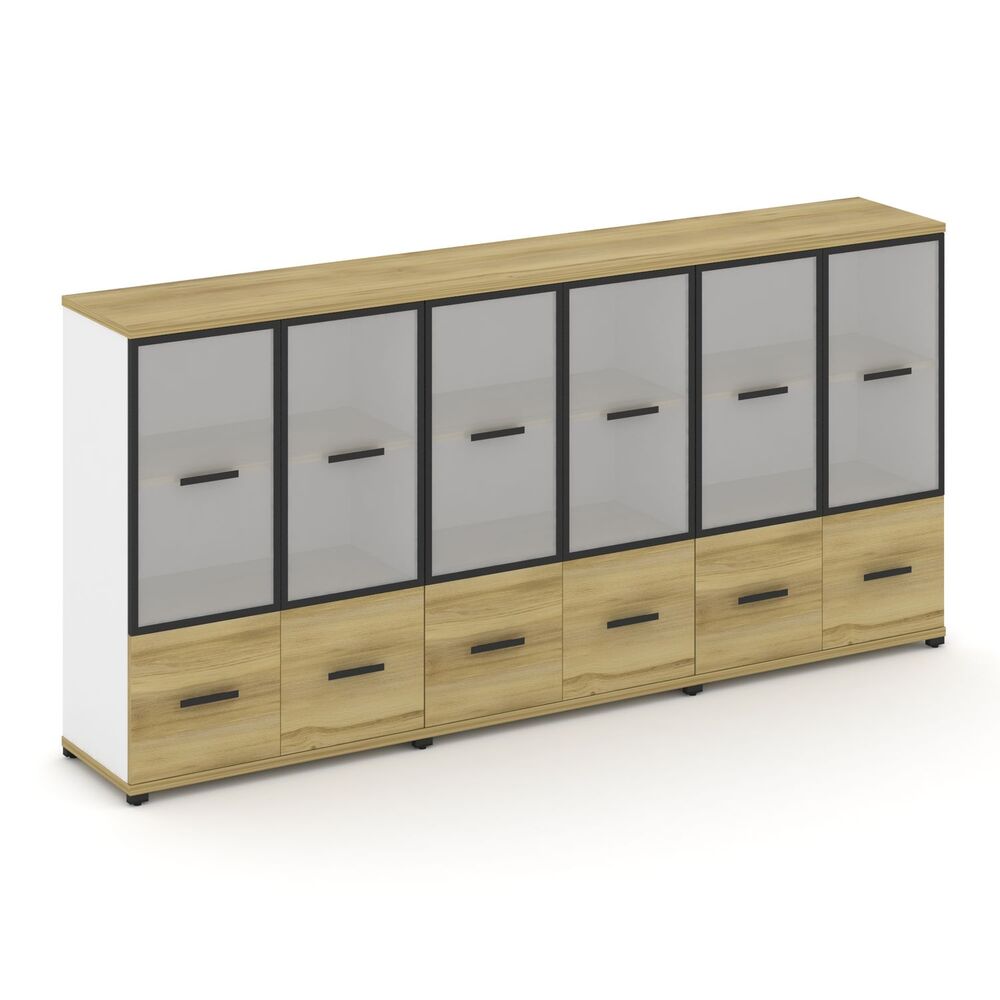 Шкаф три широкие секции, 3 ниши