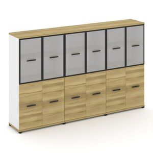 Шкаф три широкие секции, 4 ниши