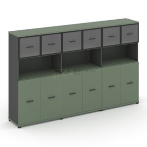 Шкаф три широкие секции, 4 ниши