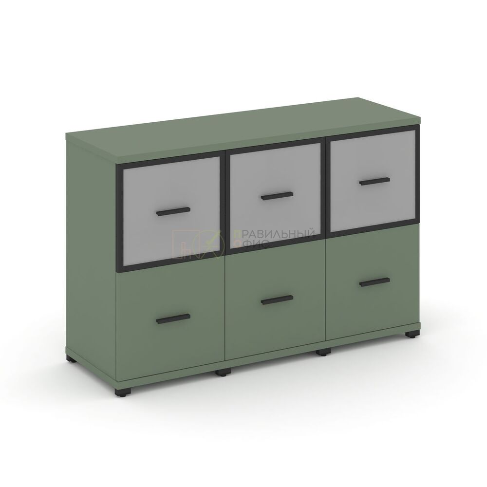 Шкаф три узкие секции, 2 ниши