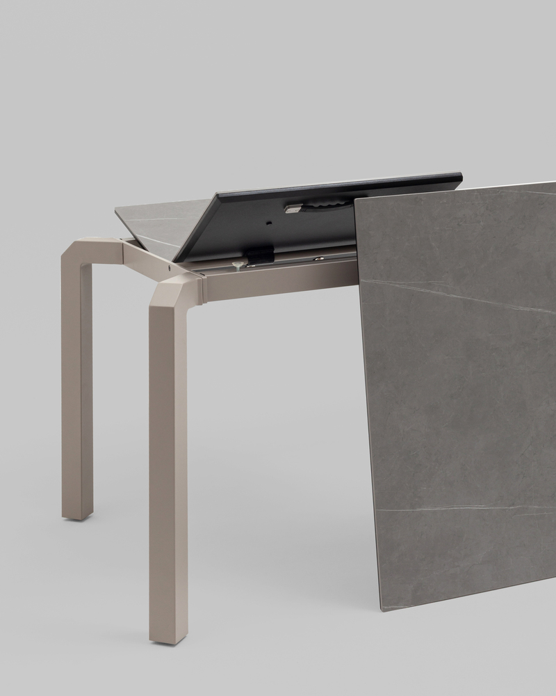 Стол обеденный