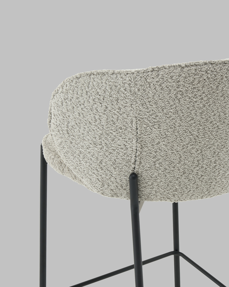 Стул полубарный