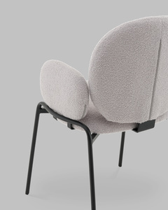 Стул с подлокотниками букле