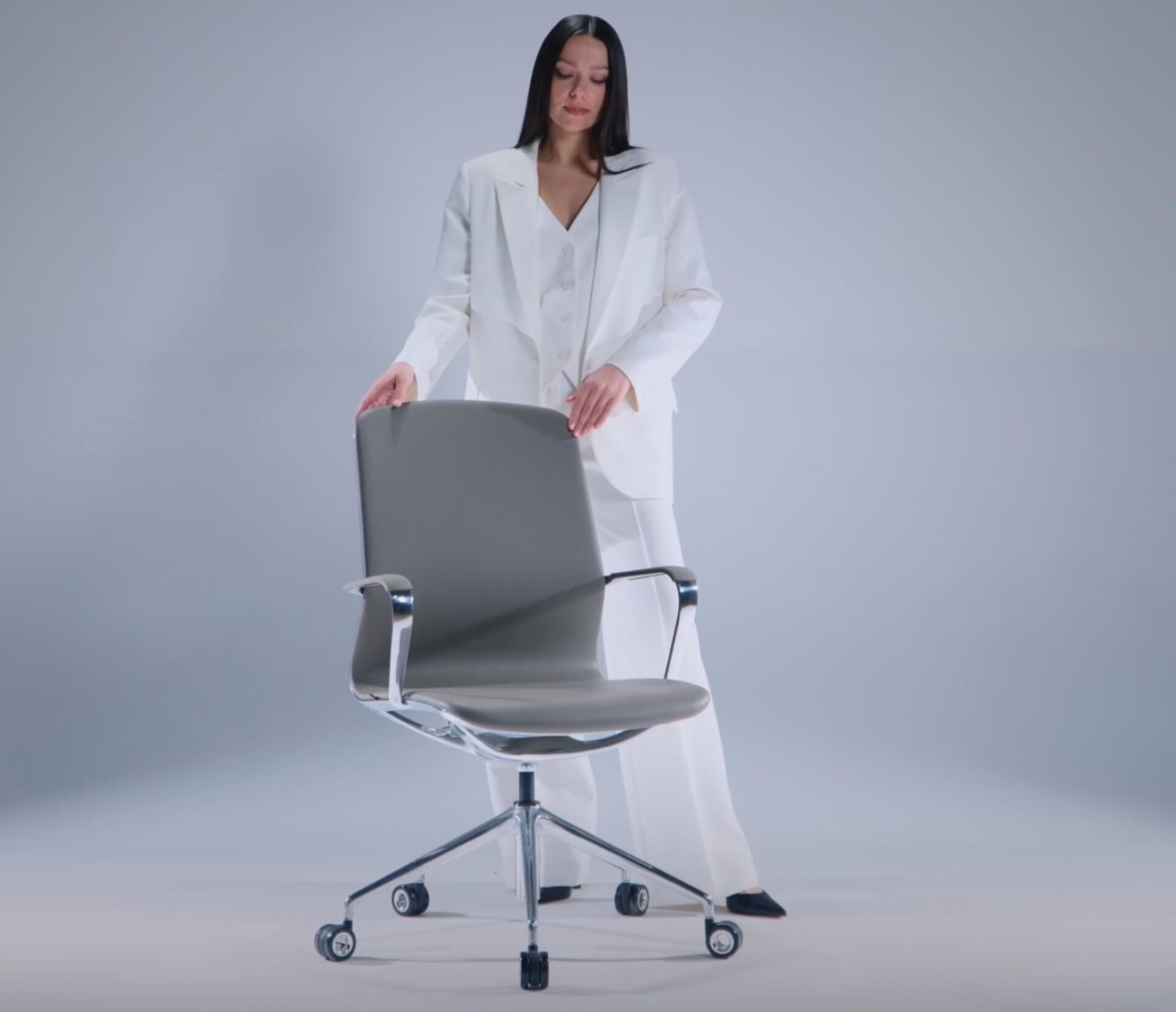 Кресло для персонала Bond видео.